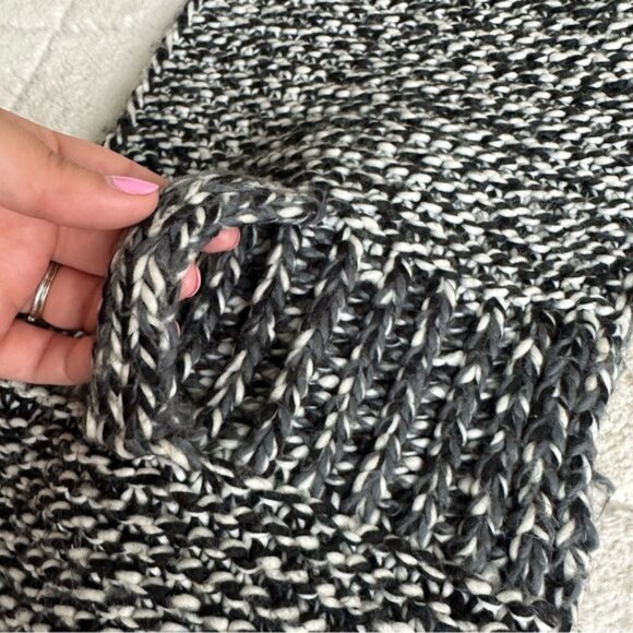 Disney Parks | Mickey Mouse Black & White Tweed Knit Scarf - Picture 3 of 8